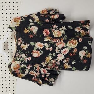 Blu-pepper Floral Top Ruffled Sleeves